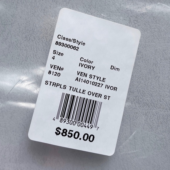 Oleg Cassini Wedding Dress Sz US4 - Picture 9 of 11